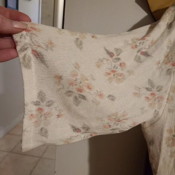 Gorgeous spring floral Komono/cardigan by Abercrombie. - Picture 5 of 9
